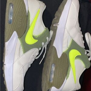 Nike Sneakers White and Olive